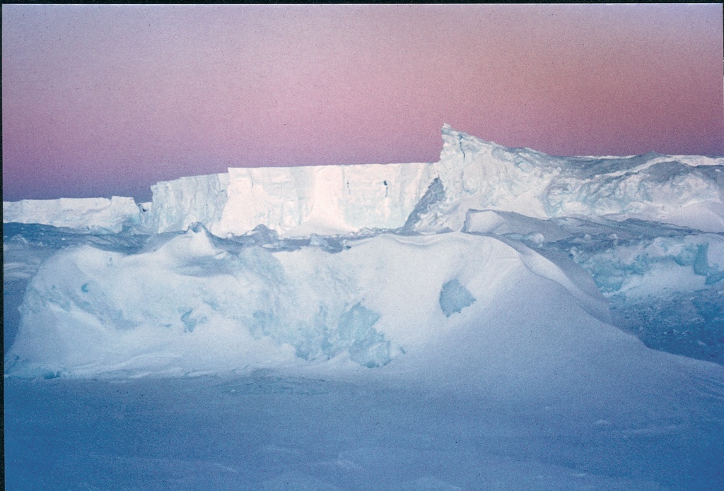 bleu_glaces_ciel_rouge.jpg