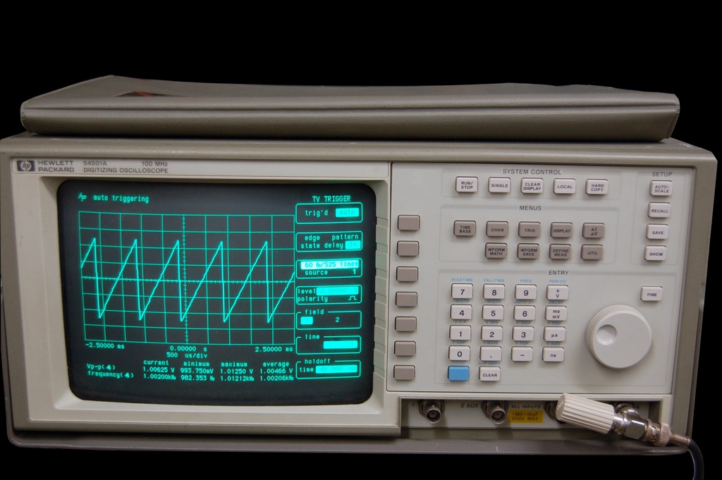 scope_numerique_HP_54501A_100_MHz.JPG