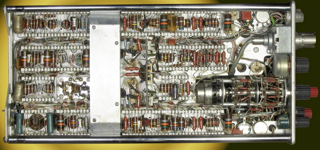 Tiroir_tektronix_sampling_3S76_cablage_alumine.JPG