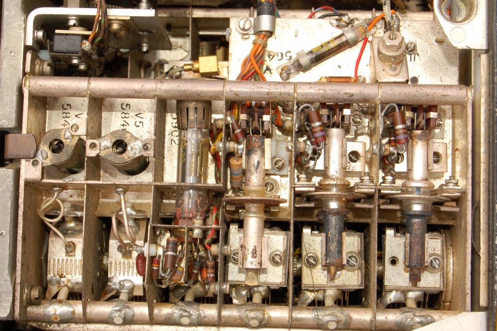 Bendix_RTA45_reception_triode.jpg